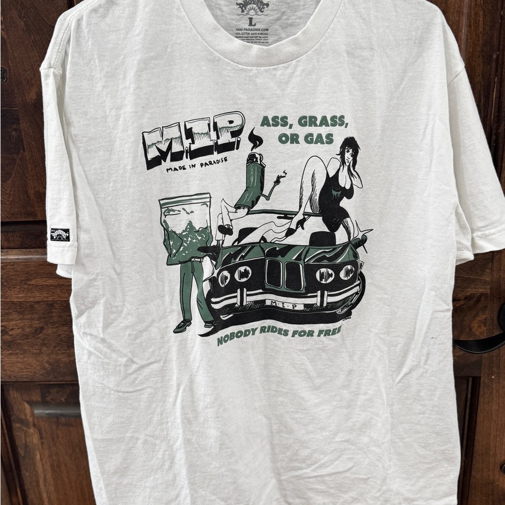 100% cotton Tilly’s Graphic tee Vintage style